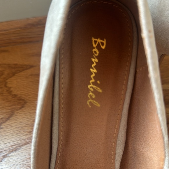 Bonnibel tan suede stilettos size 8. Worn once - Picture 4 of 8